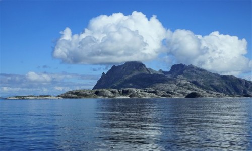 Zdjęcie NORWEGIA / Lofoty / W drodze na Moskenesoy / Chmurka