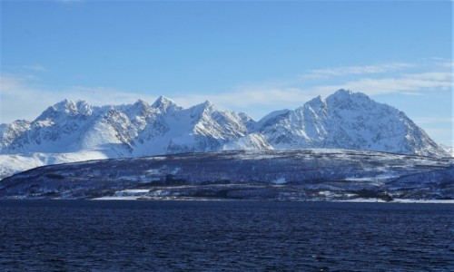 Zdjcie NORWEGIA / Troms / Oldervik / Gry nad fiordem