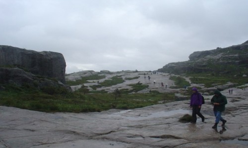 Zdjecie NORWEGIA / Preikestolen / obok hotelu / Na szlaku