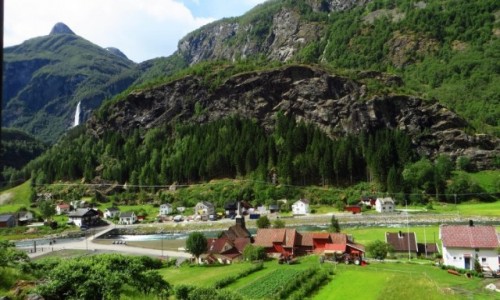 Zdjcie NORWEGIA / Norwegia poudniowo - zachodnia / trasa kolejki flamsbana Myrdal - Flam / norweskie krajobrazy