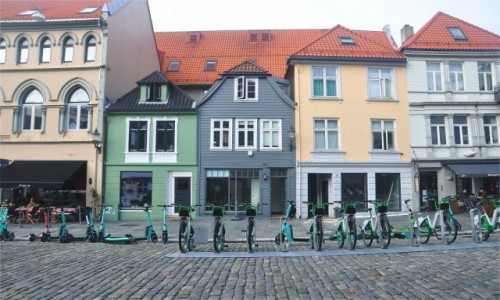 Zdjcie NORWEGIA / Vestland / Bergen / Kamieniczki w Bergen