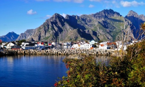 Zdjecie NORWEGIA / Lofoty / Henningsvær / Miasteczko zwane Wenecj� Lofot�w