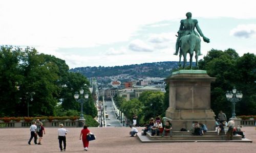 Zdjcie NORWEGIA / Skandynawia / Oslo / Widok spod paacu krlewskiego