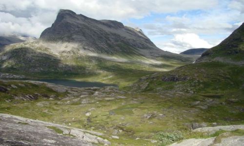 Zdjcie NORWEGIA / More og Romsdal / Drabina Trolli / surowe pikno