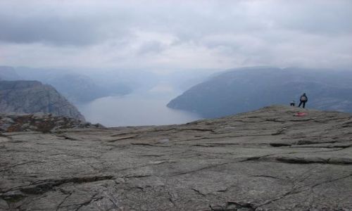 Zdjecie NORWEGIA / Stavanger  / najsłynniejszy fiord widokowy w Norwegii / preikestolen