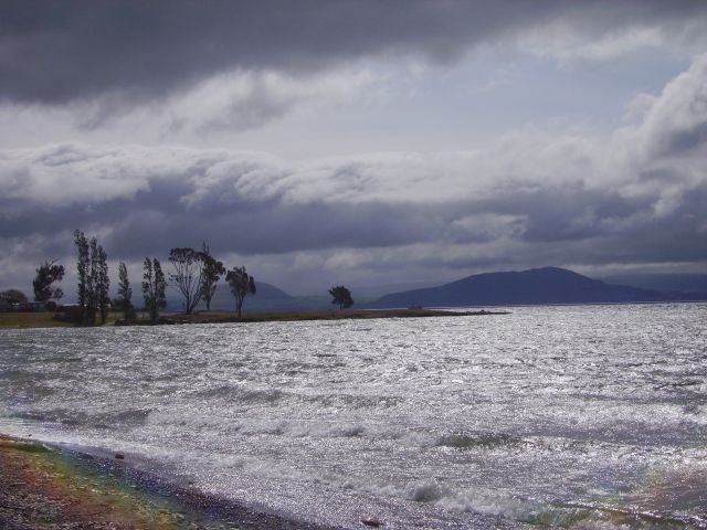 Zdjęcia: Jezioro Taupo, Wyspa Polnocna, burza nad jez.Taupo, NOWA ZELANDIA Zdjęcia: Jezioro Taupo, Wyspa Polnocna, burza nad jez.Taupo, NOWA ZELANDIA