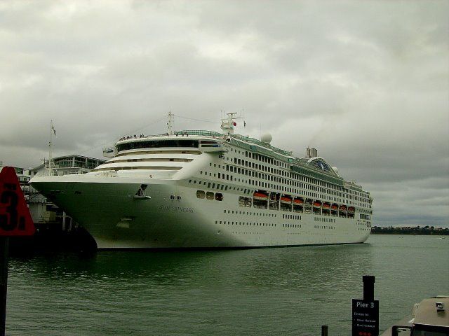 Zdjęcia: Auckland, Wyspa Północna, znany liniowiec dla Kaczmy - Auckland, NOWA ZELANDIA Zdjęcia: Auckland, Wyspa Północna, znany liniowiec dla Kaczmy - Auckland, NOWA ZELANDIA