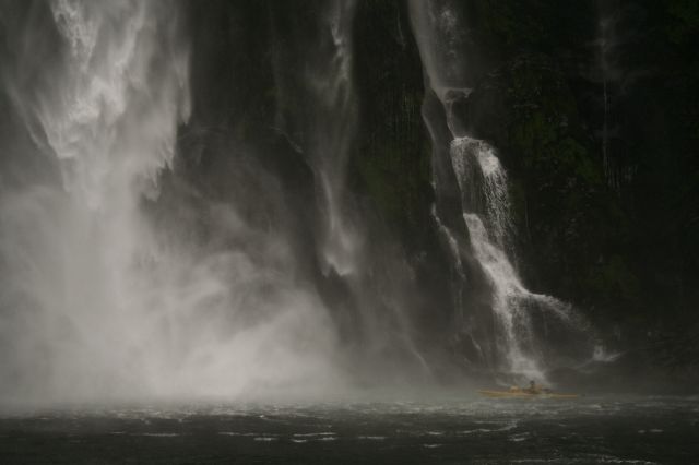 Zdjęcia: Milford Sound, kajakowe szalenstwo, NOWA ZELANDIA Zdjęcia: Milford Sound, kajakowe szalenstwo, NOWA ZELANDIA