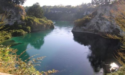 Zdjcie NOWA ZELANDIA / Pn. wyspa / Lake Taupo-miasto / Wawoz rzeki Waikato