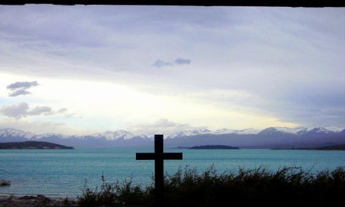 Zdjecie NOWA ZELANDIA / Wyspa Południowa / Jezioro Tekapo / widok na jezioro z Kościoła Dobrego Pasterza