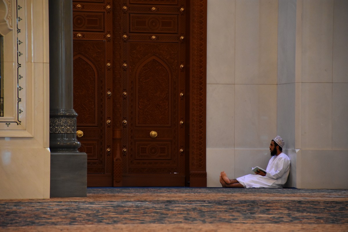 Zdjęcia: Wielki Meczet Sułtana Qaboosa, Muscat, Czas modlitwy, OMAN Zdjęcia: Wielki Meczet Sułtana Qaboosa, Muscat, Czas modlitwy, OMAN