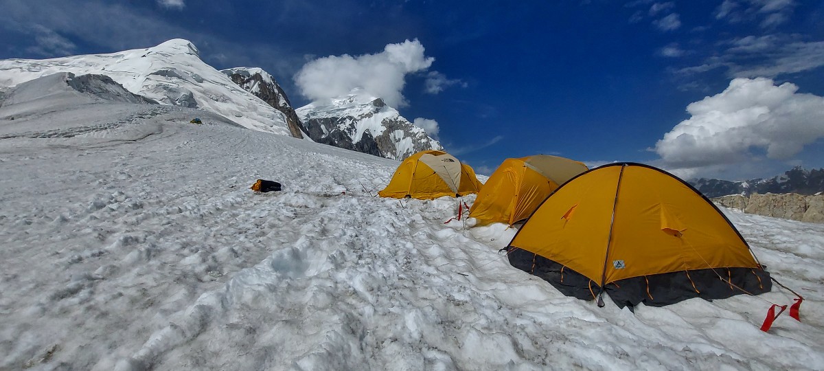 Zdjęcia: Spantik Karakorum, A w oddali nasz cel, PAKISTAN Zdjęcia: Spantik Karakorum, A w oddali nasz cel, PAKISTAN