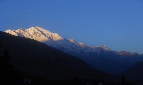 Zdjecie PAKISTAN / Gilgit-Baltistan / Karimabad / Rakaposhi o wschodzie soca