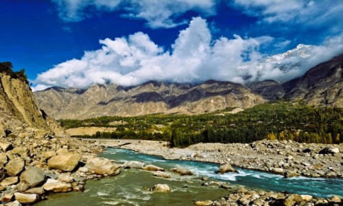 Zdjcie PAKISTAN / Hunza / Karimabad / Zbieg rzek Hunza i Nagar