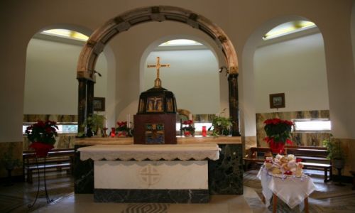 Zdjcie PALESTYNA / Galilea / W okolicach Kafarnaum / Koci na Grze Bogosawiestw, otarz