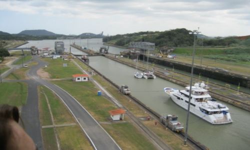 Zdjęcie PANAMA / - / Panama / śluza na Kanale panamskim