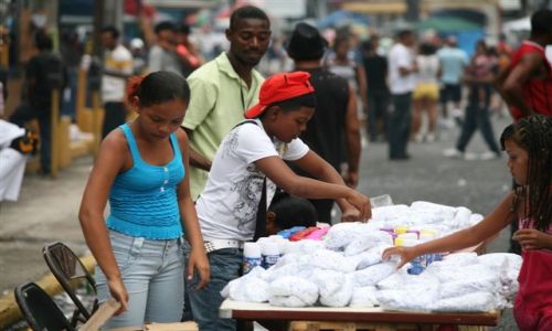Zdjęcie PANAMA / Panama C / Ave. Espania / Karnawałowy śnieg