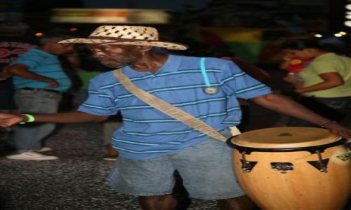 Zdjęcie PANAMA / Panama C / Ave. Espania / Karnawałowy muzykant 5
