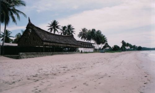 Zdjcie PAPUA NOWA GWINEA / AUSTRALIA I OCEANIA / WEWAK - HOTEL WINDJAMMER / PAPUA NOWA GUINEA - EKSPEDYCJA PO RZECE SEPIK I JEJ DORZECZACH