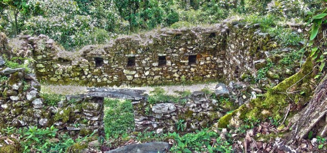 Zdj cia: Vilcabamba, Vilcabamba, Zatopione w gąszczy ruiny Wielkiej Vilcabamby, PERU Zdj cia: Vilcabamba, Vilcabamba, Zatopione w gąszczy ruiny Wielkiej Vilcabamby, PERU