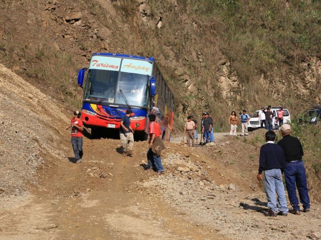 Zdjęcia: okoliceCusco, Peru, Peruwańczyka nic nie zaskoczy ,byle do przodu, PERU Zdjęcia: okoliceCusco, Peru, Peruwańczyka nic nie zaskoczy ,byle do przodu, PERU
