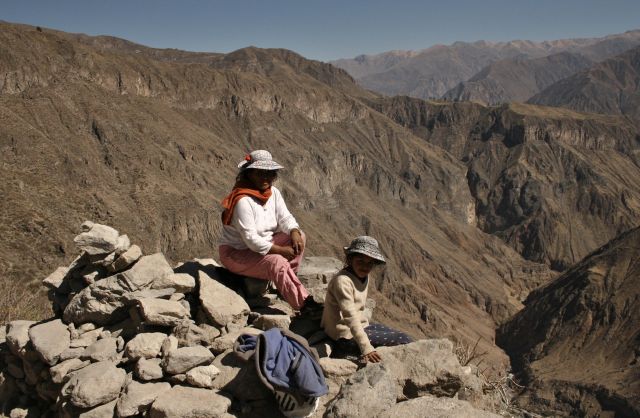 Zdjęcia: Canion Colca, w drodze na zakupy, PERU Zdjęcia: Canion Colca, w drodze na zakupy, PERU