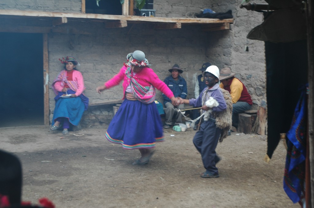 Zdjęcia: Cahuana, Arequipa, Taniec "Kolorowej Kobiety" z "Dzieckiem Owcą", PERU Zdjęcia: Cahuana, Arequipa, Taniec "Kolorowej Kobiety" z "Dzieckiem Owcą", PERU