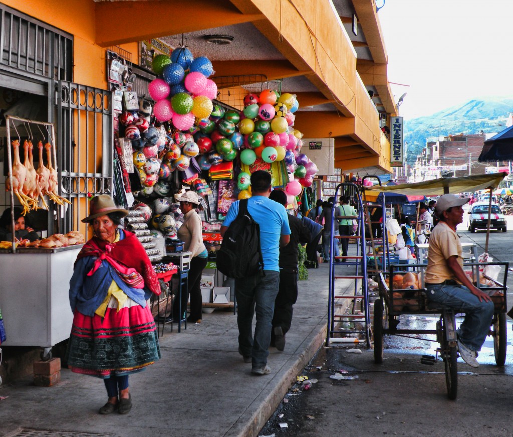 Zdjęcia: Market, Huaraz, Kurczaki w tle, PERU Zdjęcia: Market, Huaraz, Kurczaki w tle, PERU