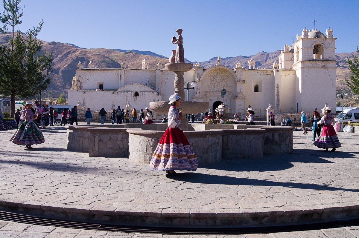 Zdjęcia: wioska Yanque w dolinie Colca, Arequipa, Poranny taniec, PERU Zdjęcia: wioska Yanque w dolinie Colca, Arequipa, Poranny taniec, PERU