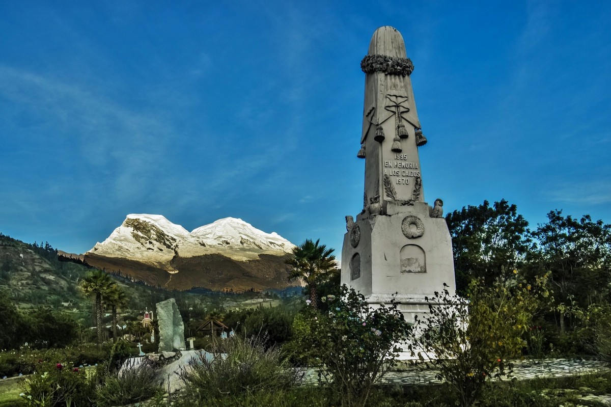 Zdjęcia: Yungay, Yungay, 48 rocznica tragedii, PERU Zdjęcia: Yungay, Yungay, 48 rocznica tragedii, PERU