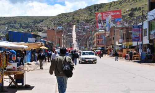 Zdjecie PERU / Tititaca / Puno / peruwiaska ulica