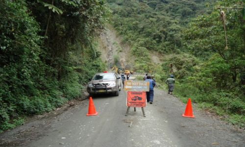Zdjecie PERU / Cuzco / okolice Paucartambo / Roboty drogowe