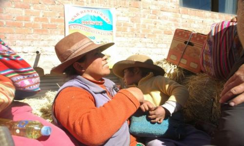 Zdjecie PERU / Arequipa / w drodze z Antabamby / wacicielka 