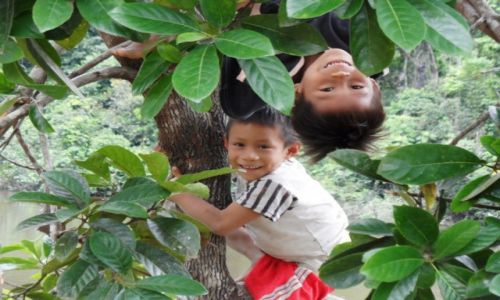 Zdjecie PERU / Amazonia / san mateo / indianie matses-nowe pokolenie