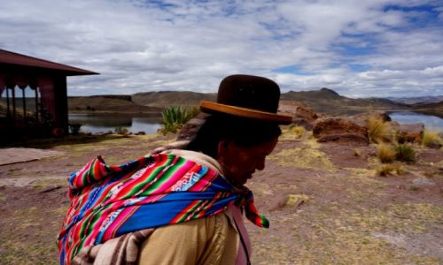Zdjecie PERU / Moho / Nad jeziorem Titicaca / Kobieta w Peru
