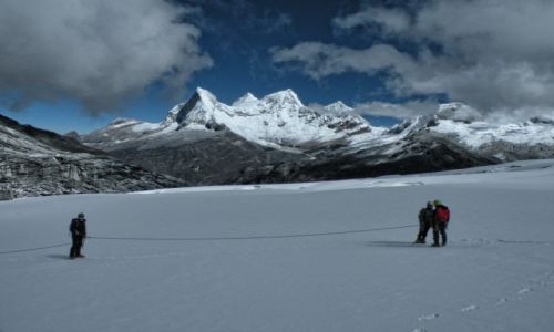Zdjcie PERU / Huaraz  / Cordillera Blanca  / Okolice bazy pod szczytem Yanapaccha 5460 m.n.p.m.