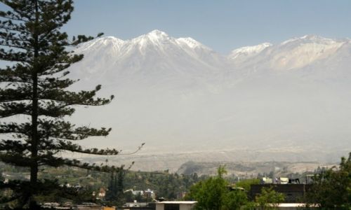 Zdjecie PERU / Arequipa / Arequipa / wite szczyty Inkw