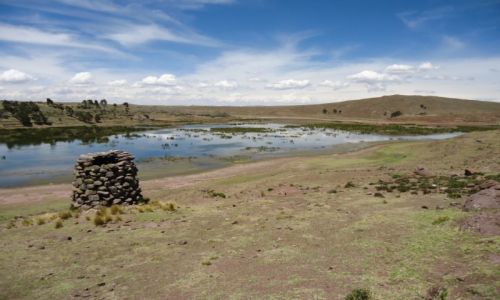 Zdjęcie PERU / Puno / Sillustani / Samotny grobowiec