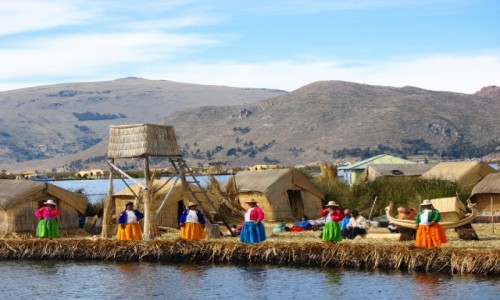 Zdjcie PERU / - / Jezioro Titicaca, wyspa Uros / W oczekiwaniu na turystw...