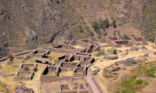 Zdjęcie PERU / Andy / Święta Dolina Inków / Widok ruin Pisac ze ścieżki