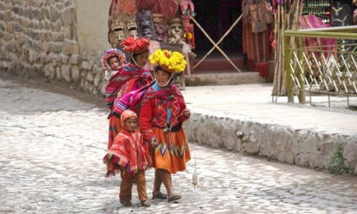 Zdjcie PERU / Dolina Inkw / PISAC / Z cyklu kobiety wiata