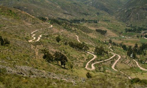 Zdjęcie PERU / Andy, / W każdym miejscu Andów / Zakrętasy