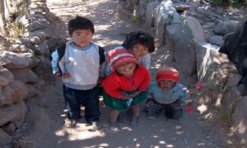 Zdjecie PERU / Altiplano / Jezioro Titicaca / Dzieci z Wyspy Taquile