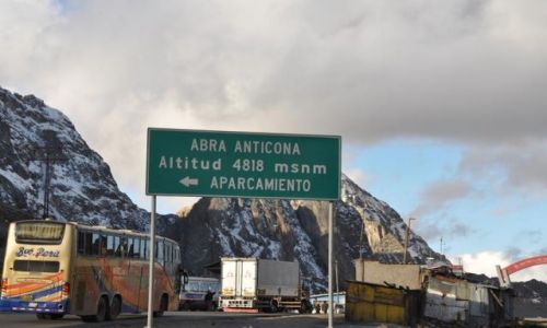 Zdjecie PERU / Andy / Andy / prawie 5 km n.p.m., a ruch jak rodku miasta