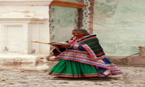 Zdjecie PERU / Andy / Kordyliery / Elegantka...po mszy