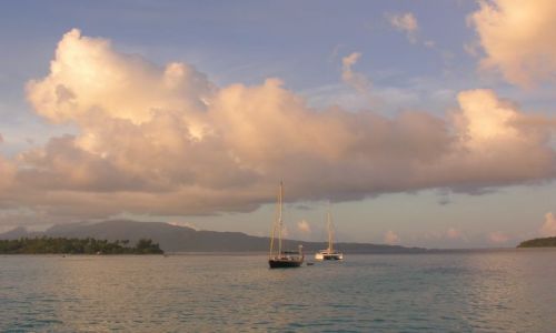 Zdjcie POLINEZJA FRANCUSKA / Raiatea / Laguna / Kotwicowisko na lagunie