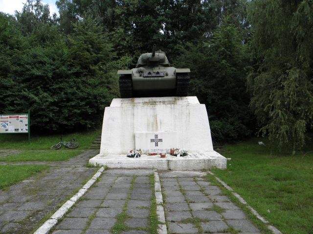 Zdjęcia: Studzianki Pancerne, 19km od Kozienic, mazowieckie, Pomnik Bitwy pod Studziankami Pancernymi, POLSKA Zdjęcia: Studzianki Pancerne, 19km od Kozienic, mazowieckie, Pomnik Bitwy pod Studziankami Pancernymi, POLSKA