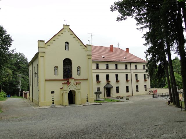 Zdjęcia: Klasztor Franciszkanów, Prudnik, W tym klasztorze więziono kardynała, POLSKA Zdjęcia: Klasztor Franciszkanów, Prudnik, W tym klasztorze więziono kardynała, POLSKA
