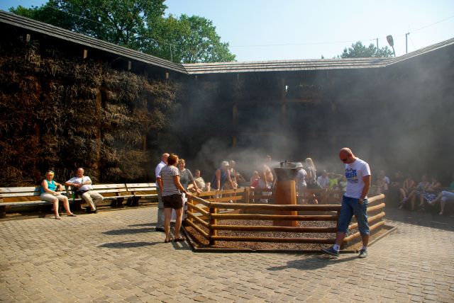 Zdjęcia: Konstancin Jeziorna, Park Zdrojowy., Mazowsze., Tężnia w Konstancinie., POLSKA Zdjęcia: Konstancin Jeziorna, Park Zdrojowy., Mazowsze., Tężnia w Konstancinie., POLSKA