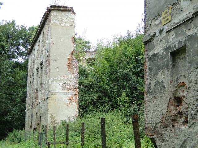 Zdjęcia: Chrzelice, opolskie, Chrzelice..ogrodzone i "otabliczkowane", POLSKA Zdjęcia: Chrzelice, opolskie, Chrzelice..ogrodzone i "otabliczkowane", POLSKA